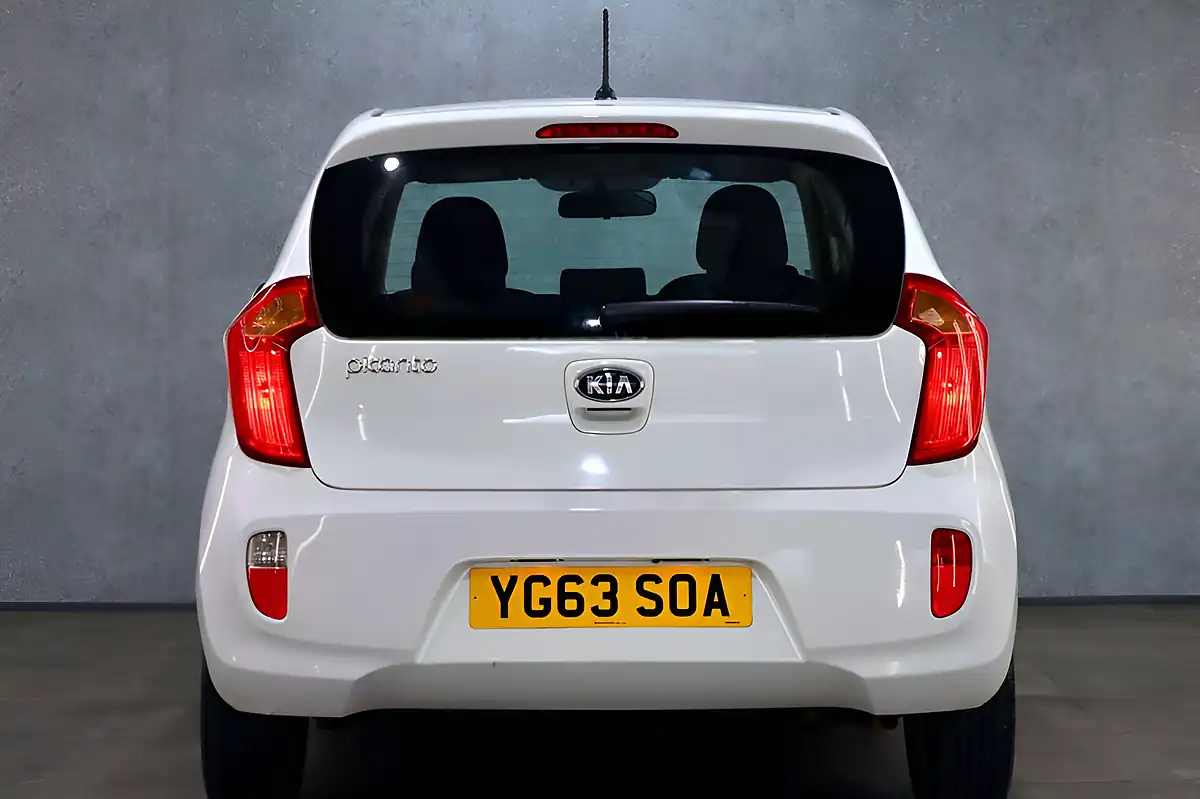Used 2013 Kia Picanto 2 White - Interior and Exterior details 16