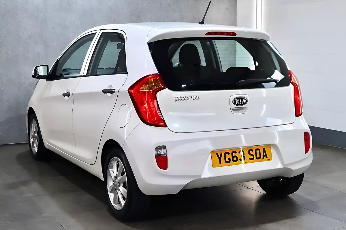 Used 2013 Kia Picanto 2 White - Interior and Exterior details 2