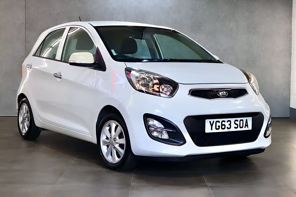 Used 2013 Kia Picanto 2 White - Interior and Exterior details 4