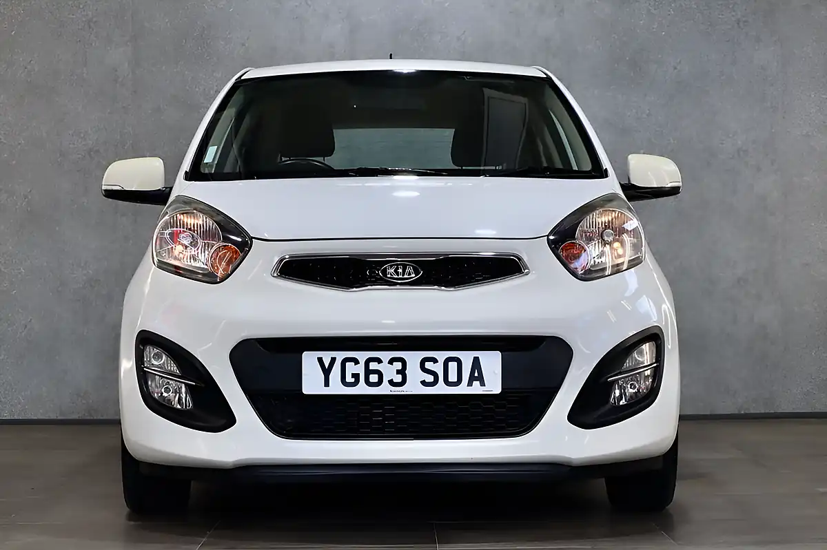 Used 2013 Kia Picanto 2 White - Interior and Exterior details 6