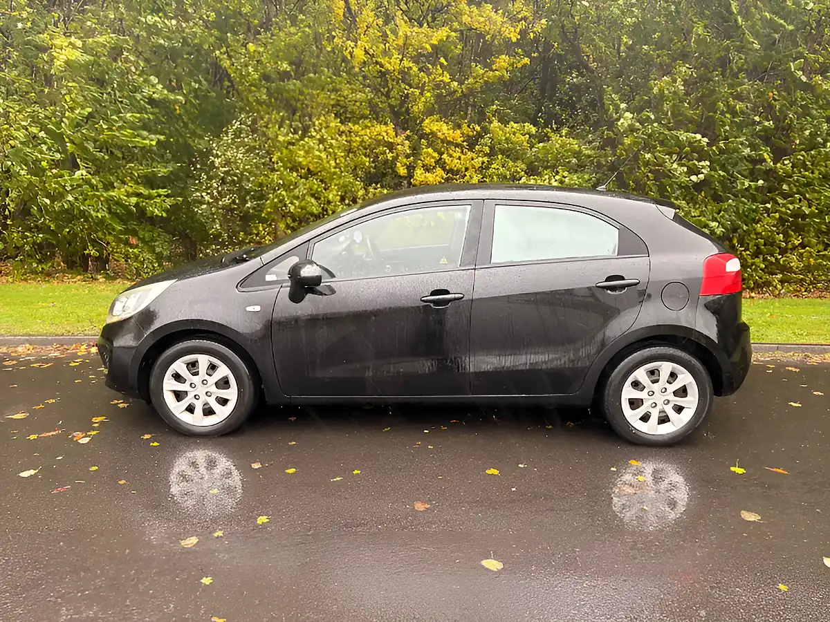 Used 2013 Kia Rio 1 Black - Interior and Exterior details 4
