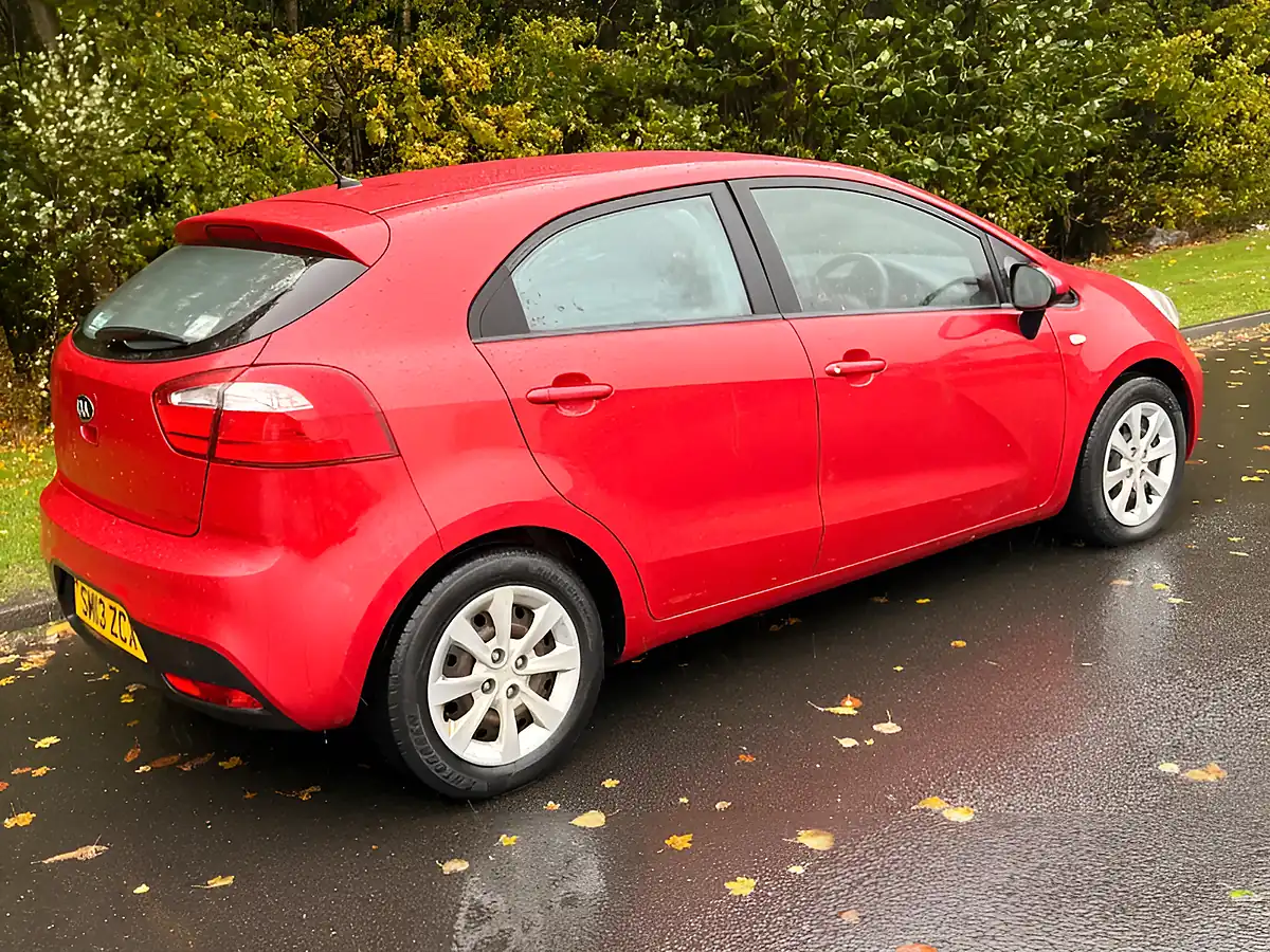 Used 2013 Kia Rio 1 Red - Interior and Exterior details 4