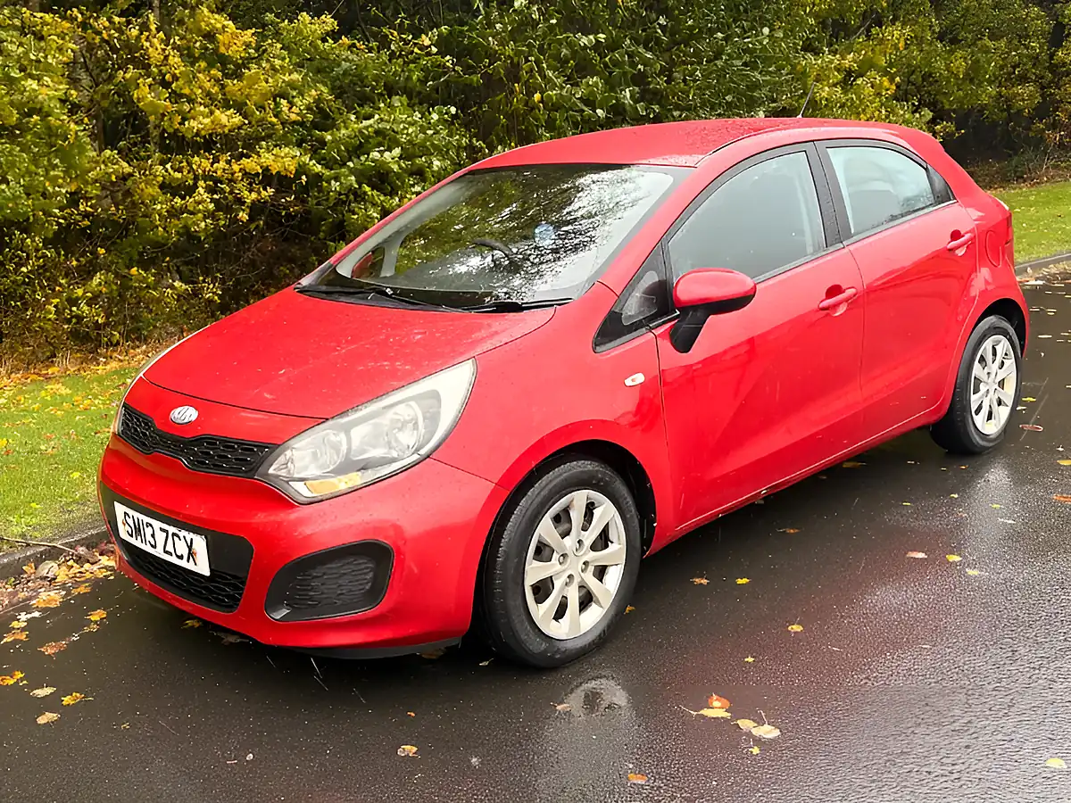 Used 2013 Kia Rio 1 Red - Interior and Exterior details 6