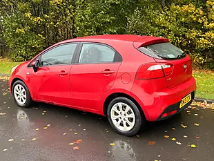 Used 2013 Kia Rio 1 Red - Interior and Exterior details 9