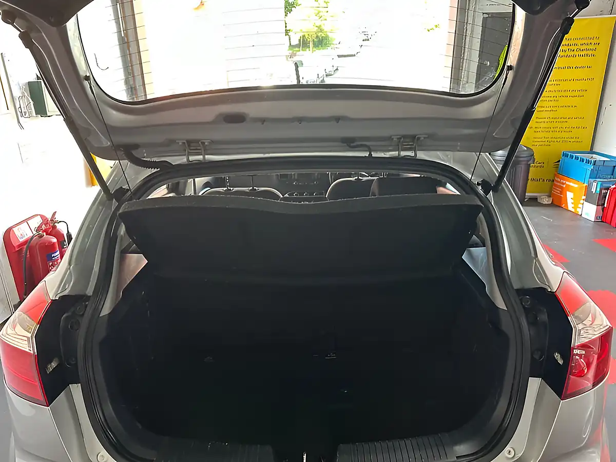 Used 2013 Kia Rio 1 Silver - Interior and Exterior details 12