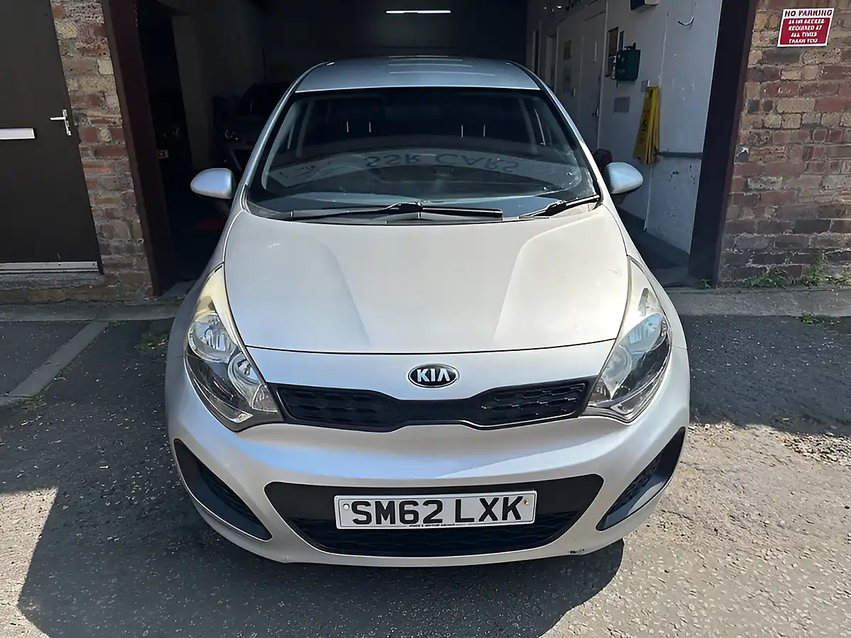Used 2013 Kia Rio 1 Silver - Interior and Exterior details 15