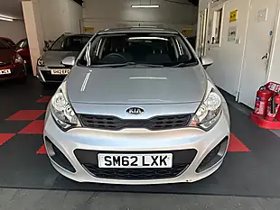 Used 2013 Kia Rio 1 Silver - Interior and Exterior details 3