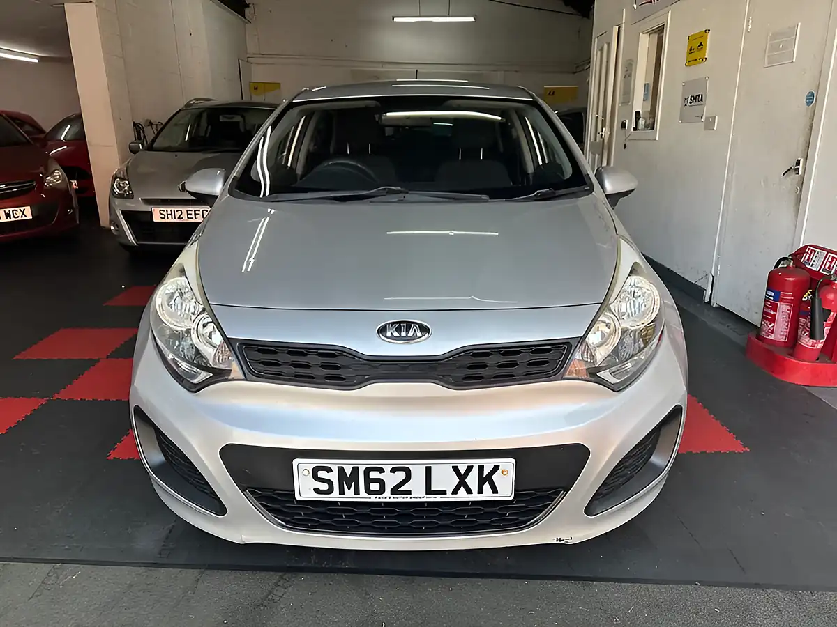 Used 2013 Kia Rio 1 Silver - Interior and Exterior details 3