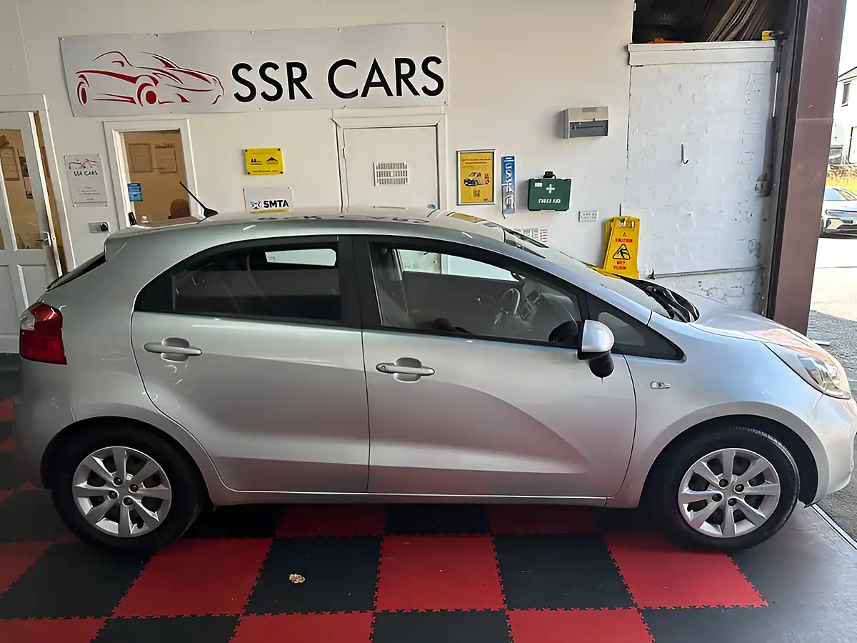 Used 2013 Kia Rio 1 Silver - Interior and Exterior details 5