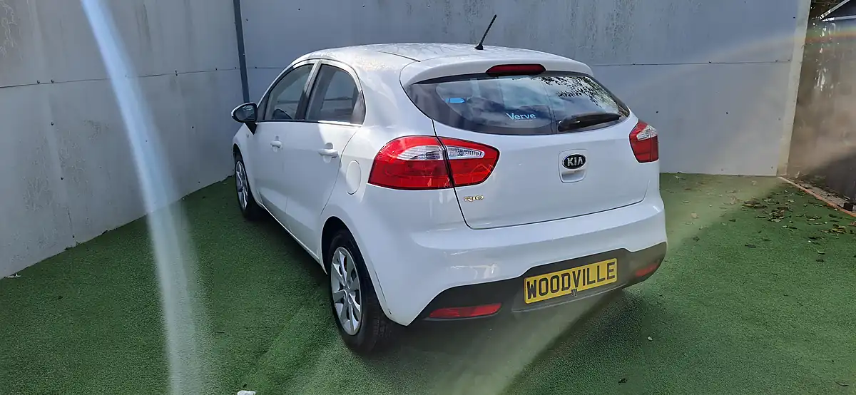 Used 2013 Kia Rio 1 White - Interior and Exterior details 10