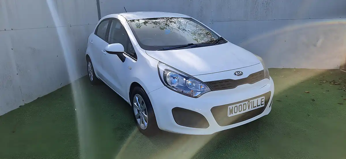 Used 2013 Kia Rio 1 White - Interior and Exterior details 3