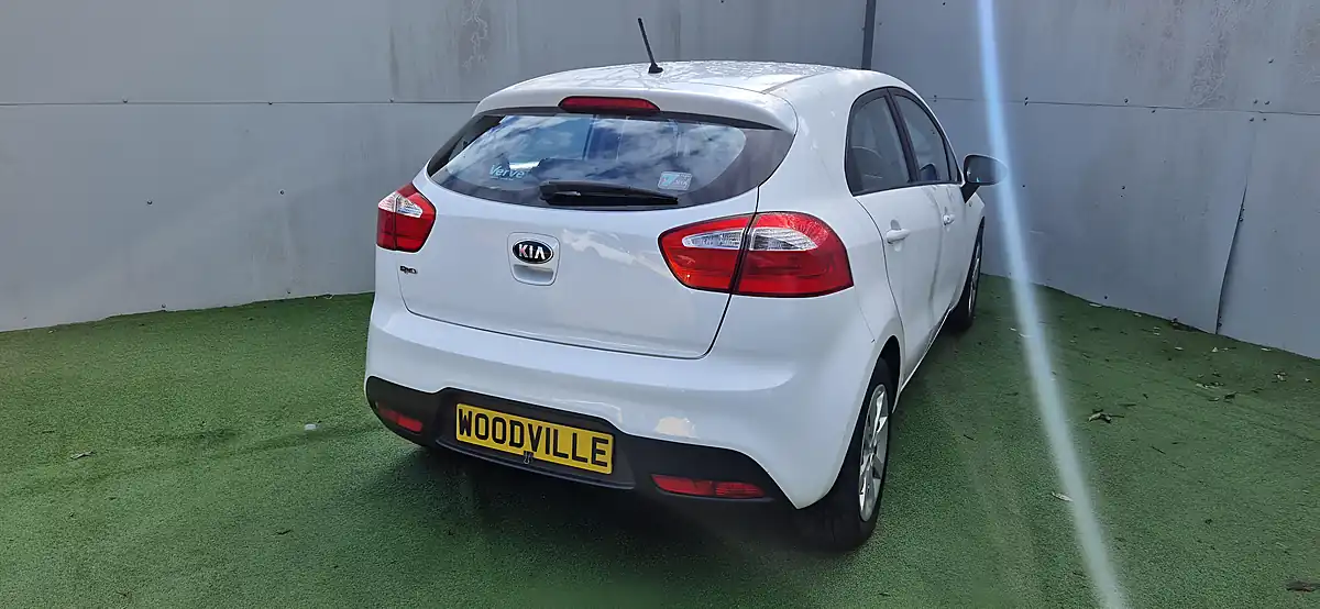 Used 2013 Kia Rio 1 White - Interior and Exterior details 8