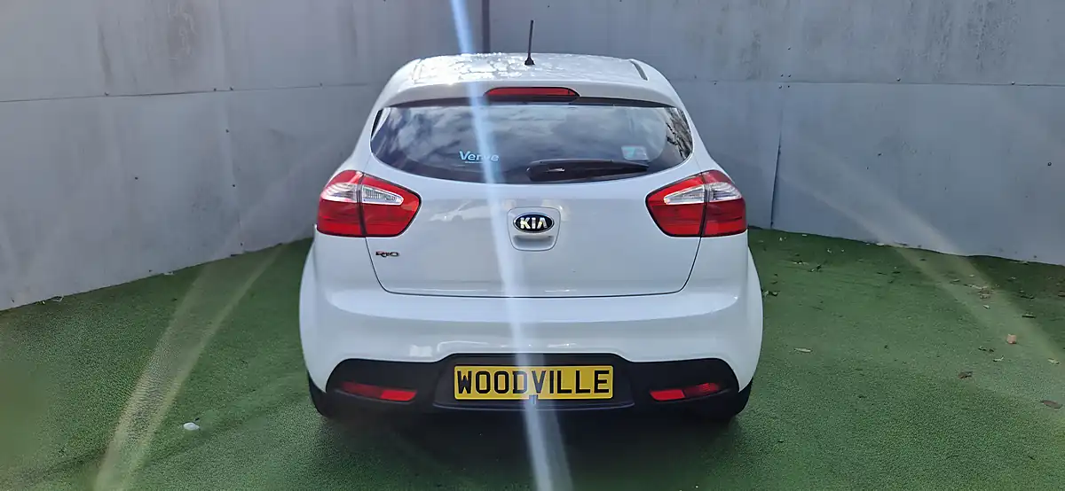 Used 2013 Kia Rio 1 White - Interior and Exterior details 9