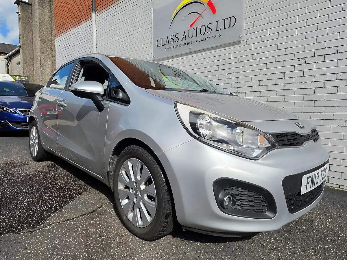 Used 2013 Kia Rio 2 Silver - Interior and Exterior details 15