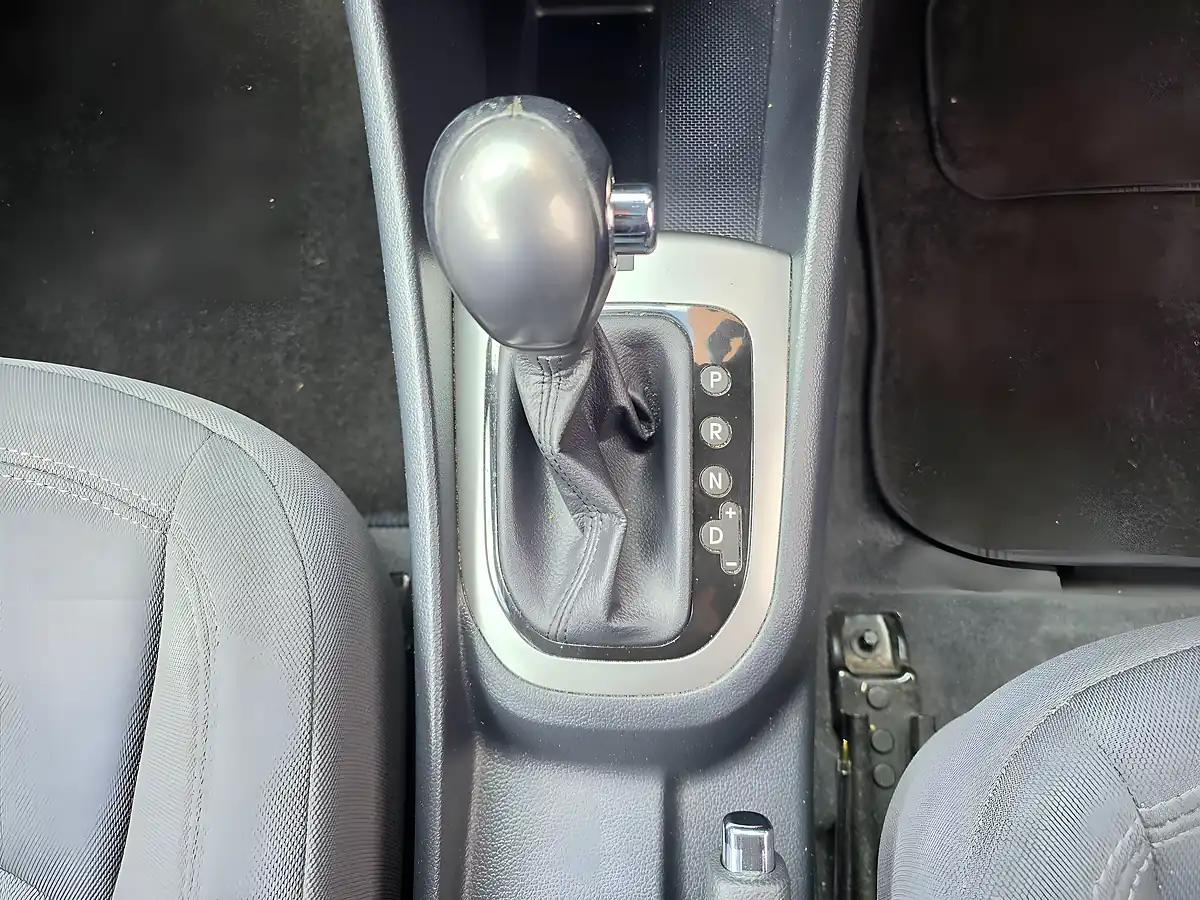 Used 2013 Kia Rio 2 Silver - Interior and Exterior details 16