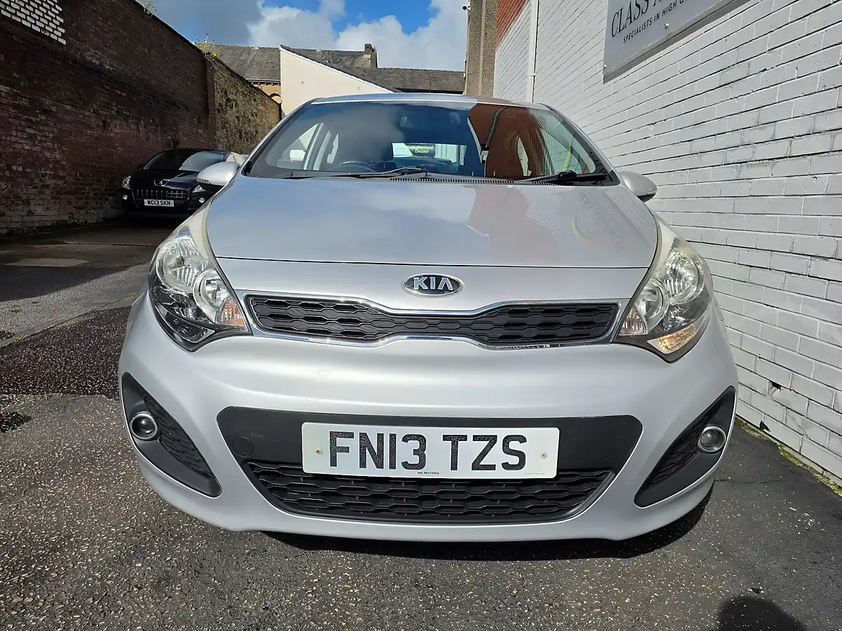 Used 2013 Kia Rio 2 Silver - Interior and Exterior details 2