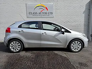 Used 2013 Kia Rio 2 Silver - Interior and Exterior details 4