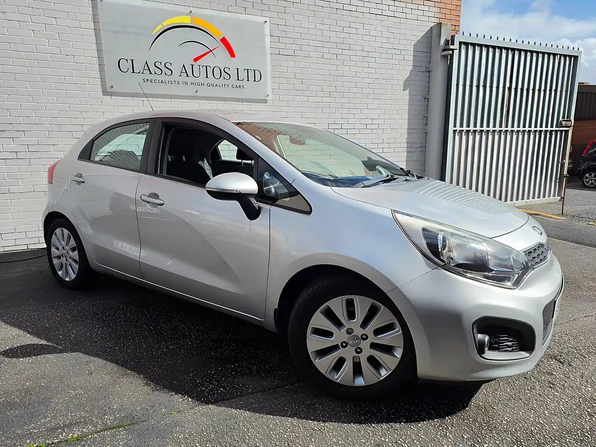 Used 2013 Kia Rio 2 Silver - Interior and Exterior details 5