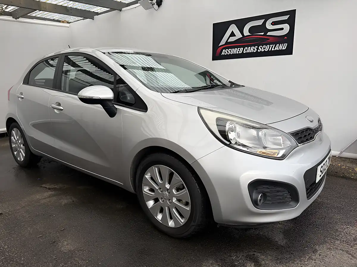 Used 2013 Kia Rio 2 Silver - Front View