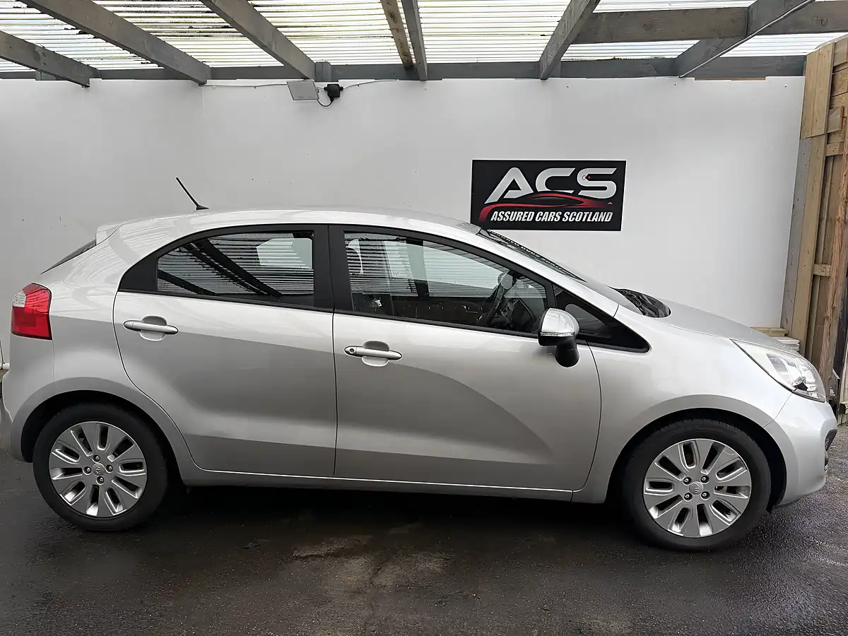 Used 2013 Kia Rio 2 Silver - Interior and Exterior details 12