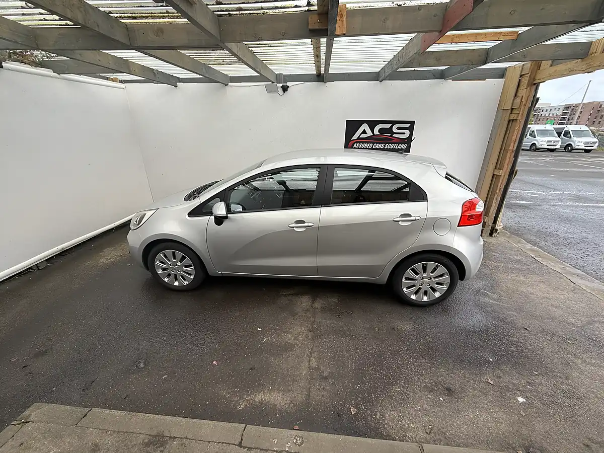 Used 2013 Kia Rio 2 Silver - Interior and Exterior details 14