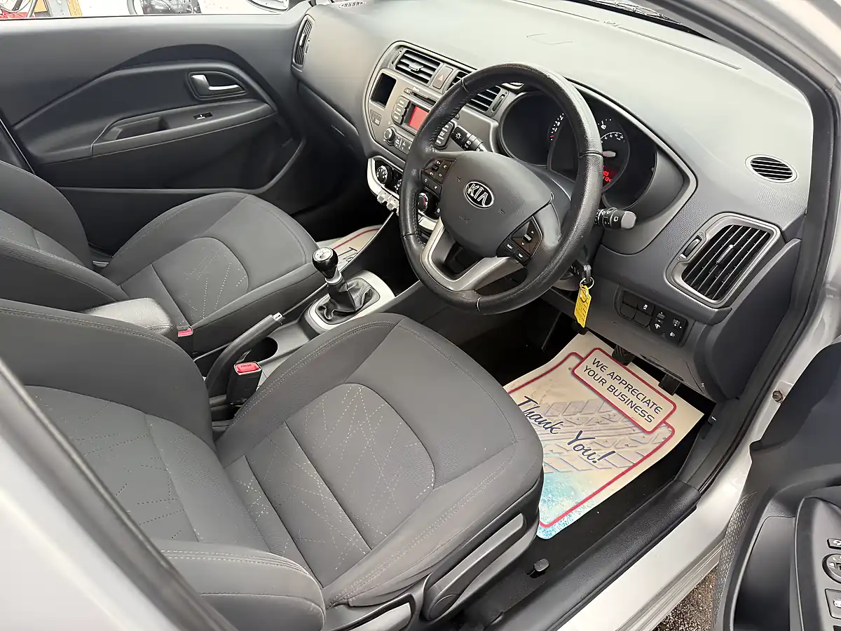Used 2013 Kia Rio 2 Silver - Interior and Exterior details 5