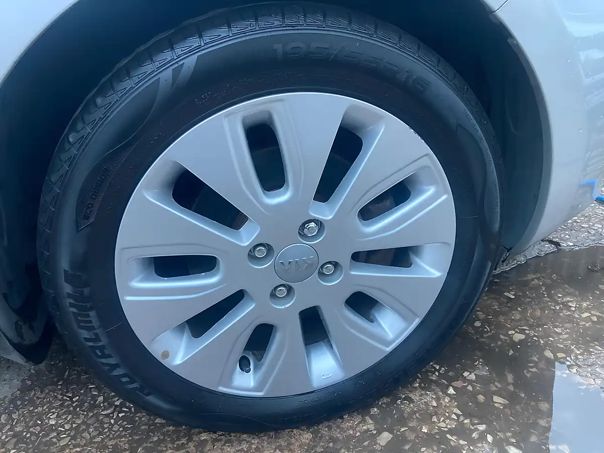 Used 2013 Kia Rio 2 Silver - Interior and Exterior details 13