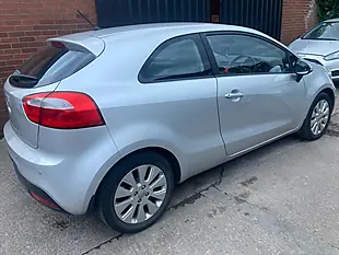 Used 2013 Kia Rio 2 Silver - Interior and Exterior details 6