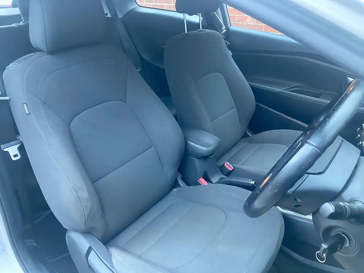 Used 2013 Kia Rio 2 Silver - Interior and Exterior details 8