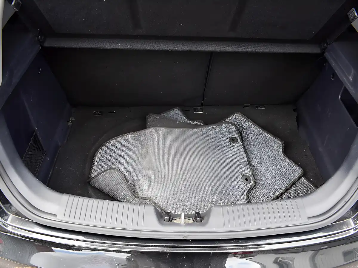 Used 2013 Kia Rio 3 Black - Interior and Exterior details 8
