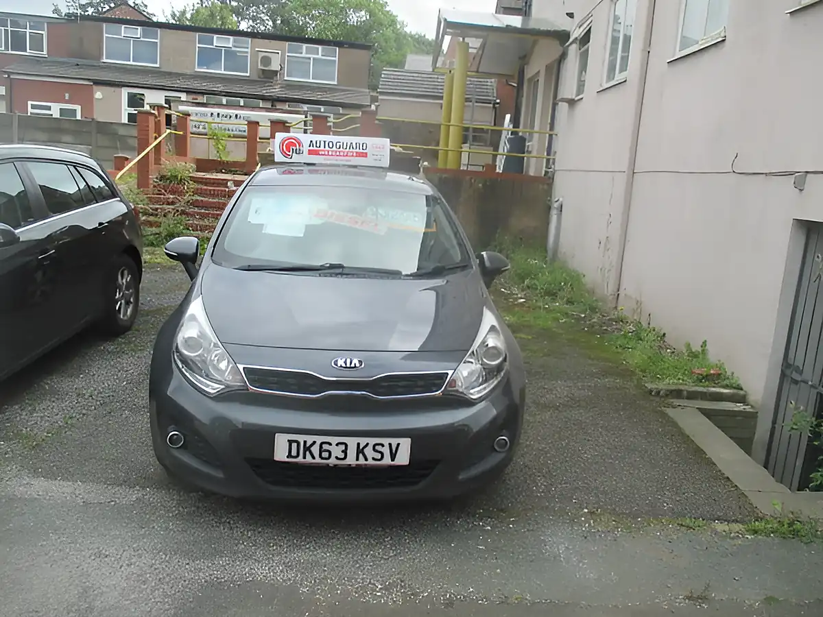 Used 2013 Kia Rio 3 Ecodynamics Grey - Front View