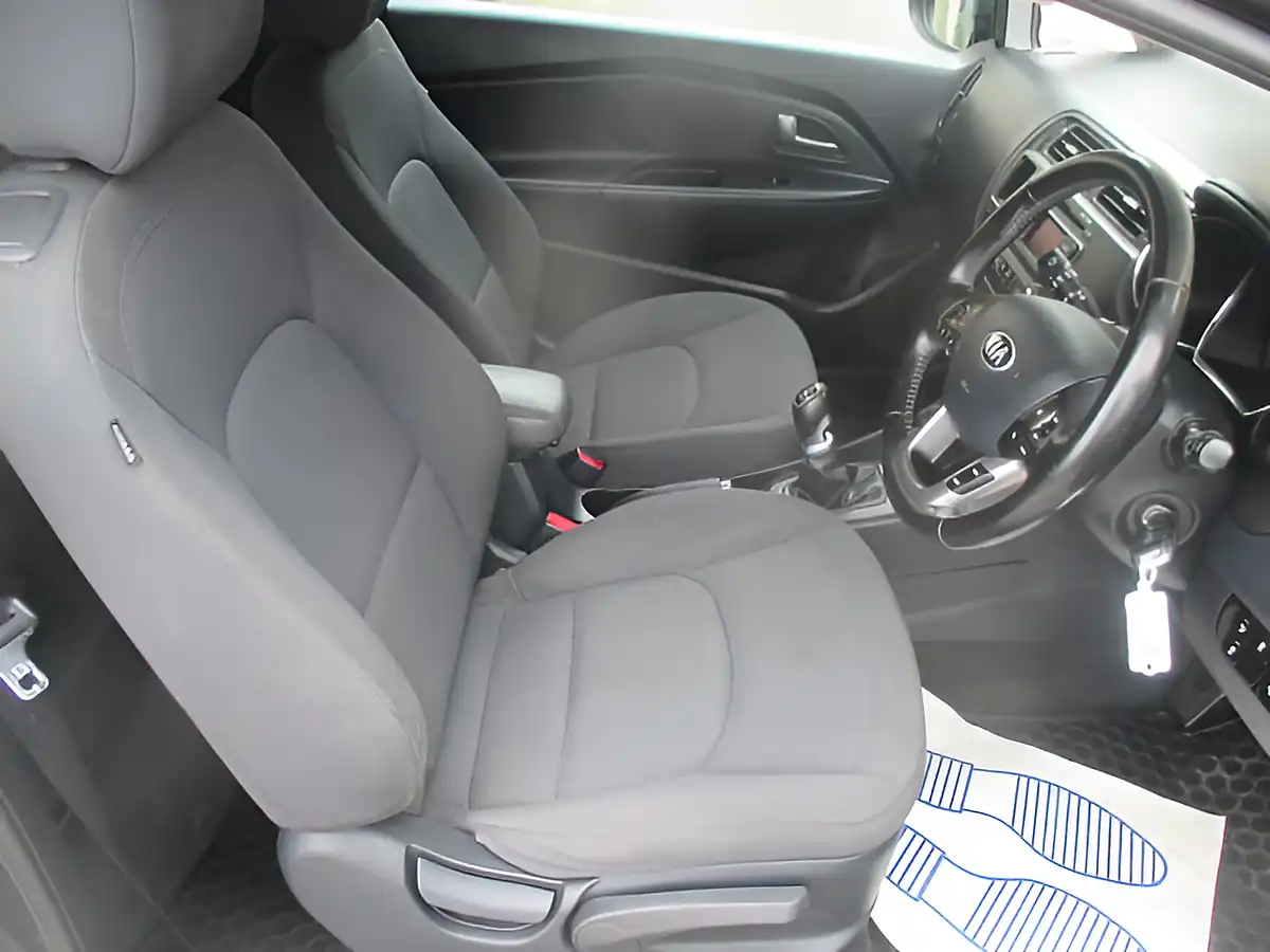 Used 2013 Kia Rio 3 Ecodynamics Grey - Interior and Exterior details 8