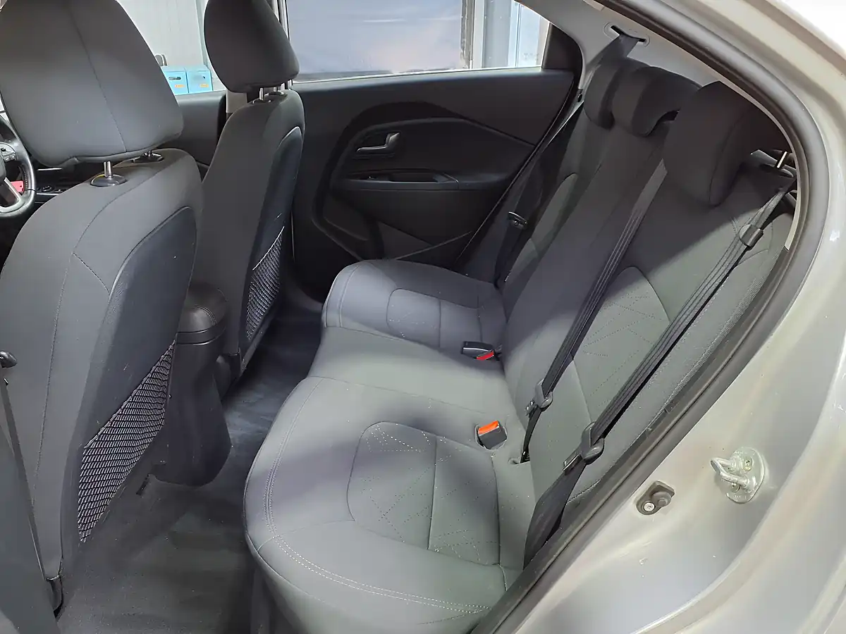 Used 2013 Kia Rio Ecodynamics 2 Silver - Interior and Exterior details 7