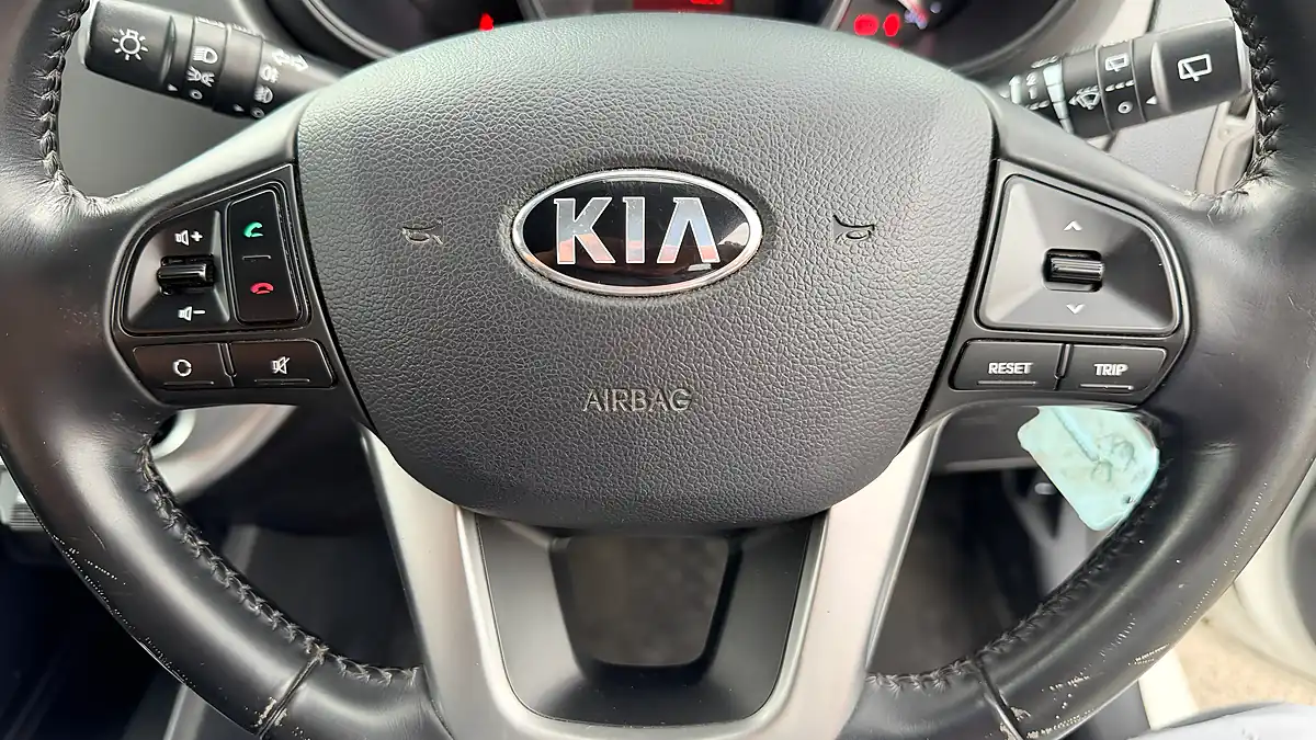 Used 2013 Kia Rio Ecodynamics 2 White - Interior and Exterior details 15