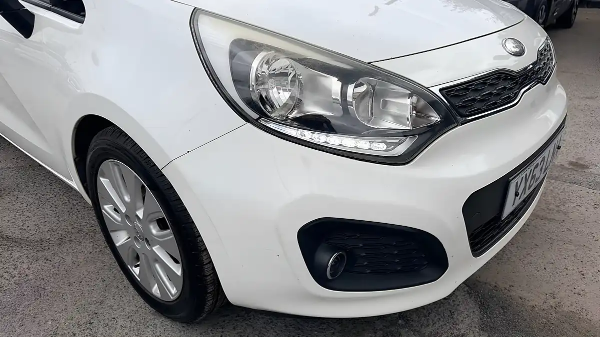 Used 2013 Kia Rio Ecodynamics 2 White - Interior and Exterior details 17