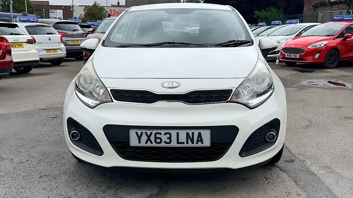 Used 2013 Kia Rio Ecodynamics 2 White - Interior and Exterior details 8