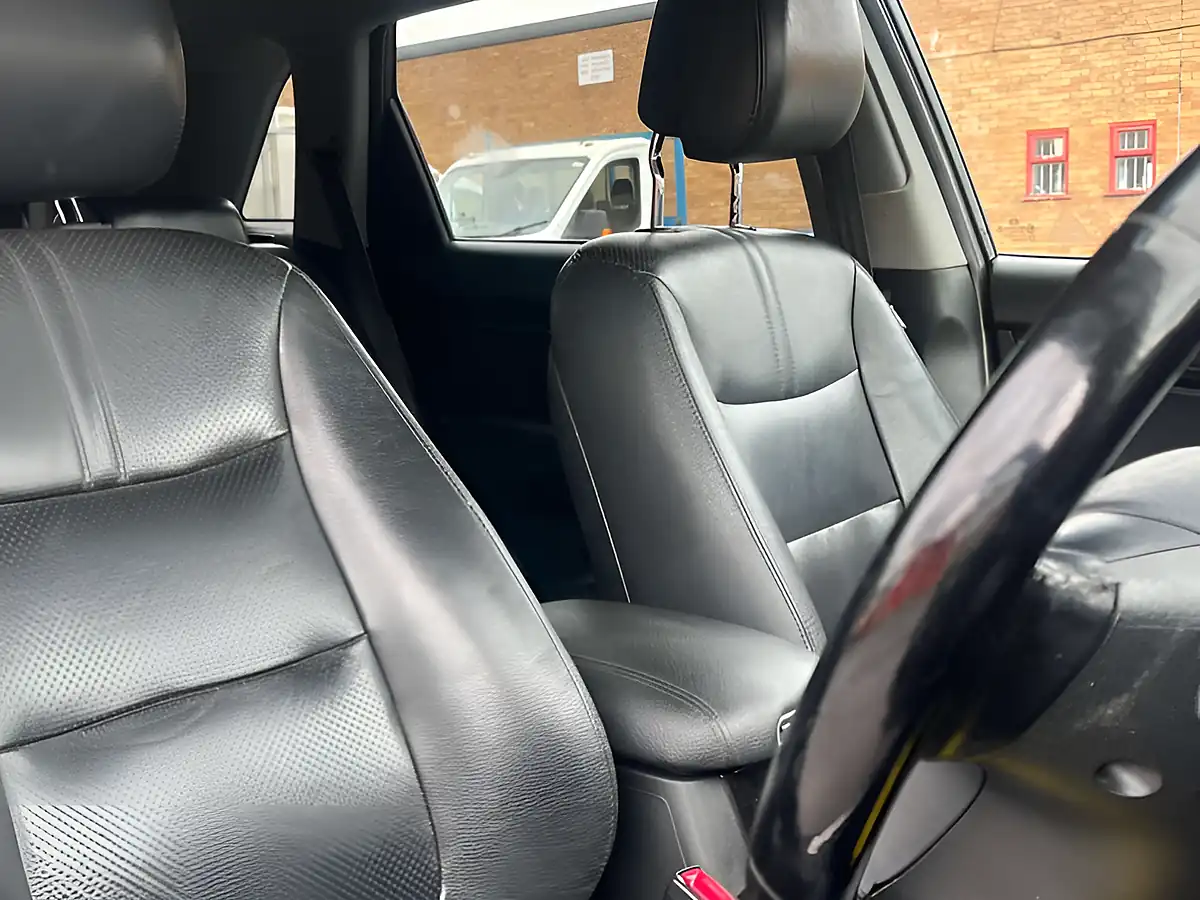 Used 2013 Kia Sorento KX-2 Black - Interior and Exterior details 11