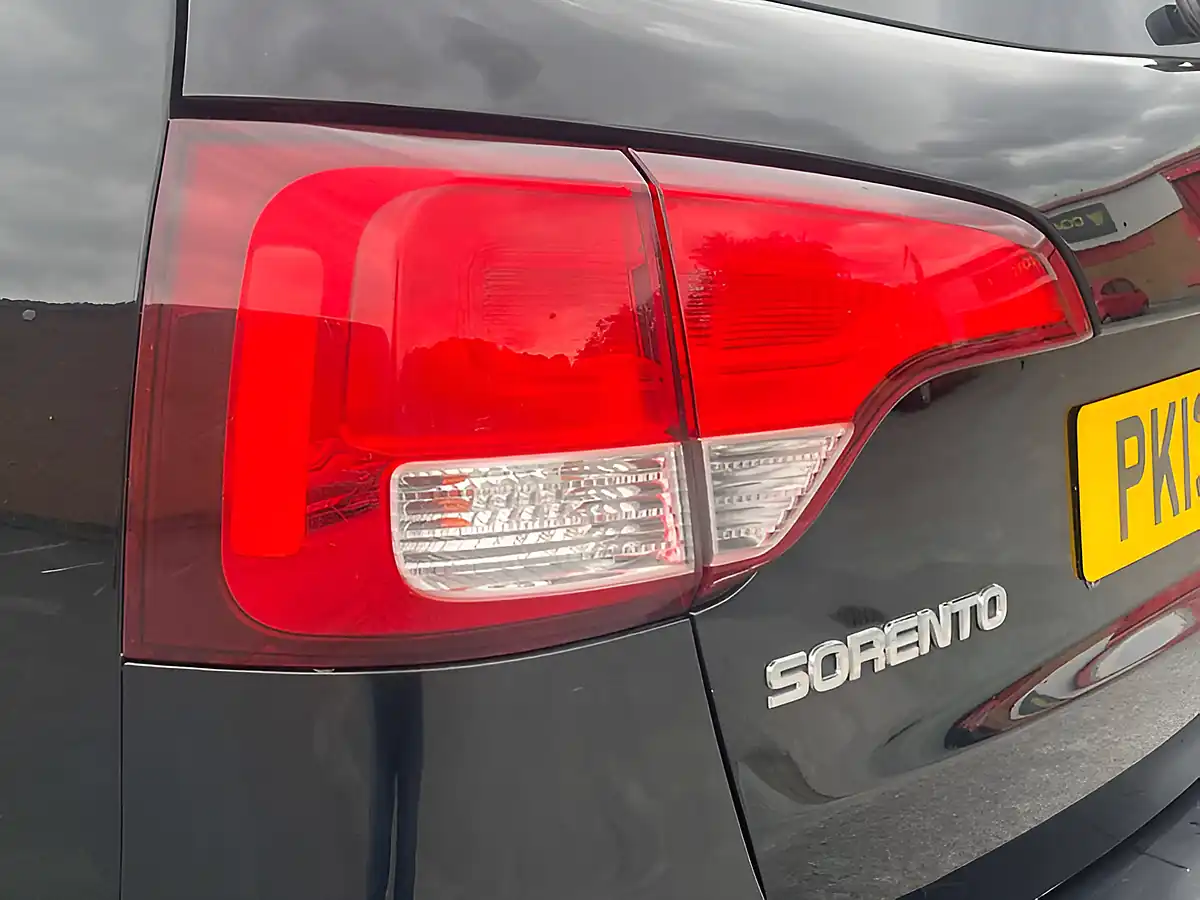 Used 2013 Kia Sorento KX-2 Black - Interior and Exterior details 19