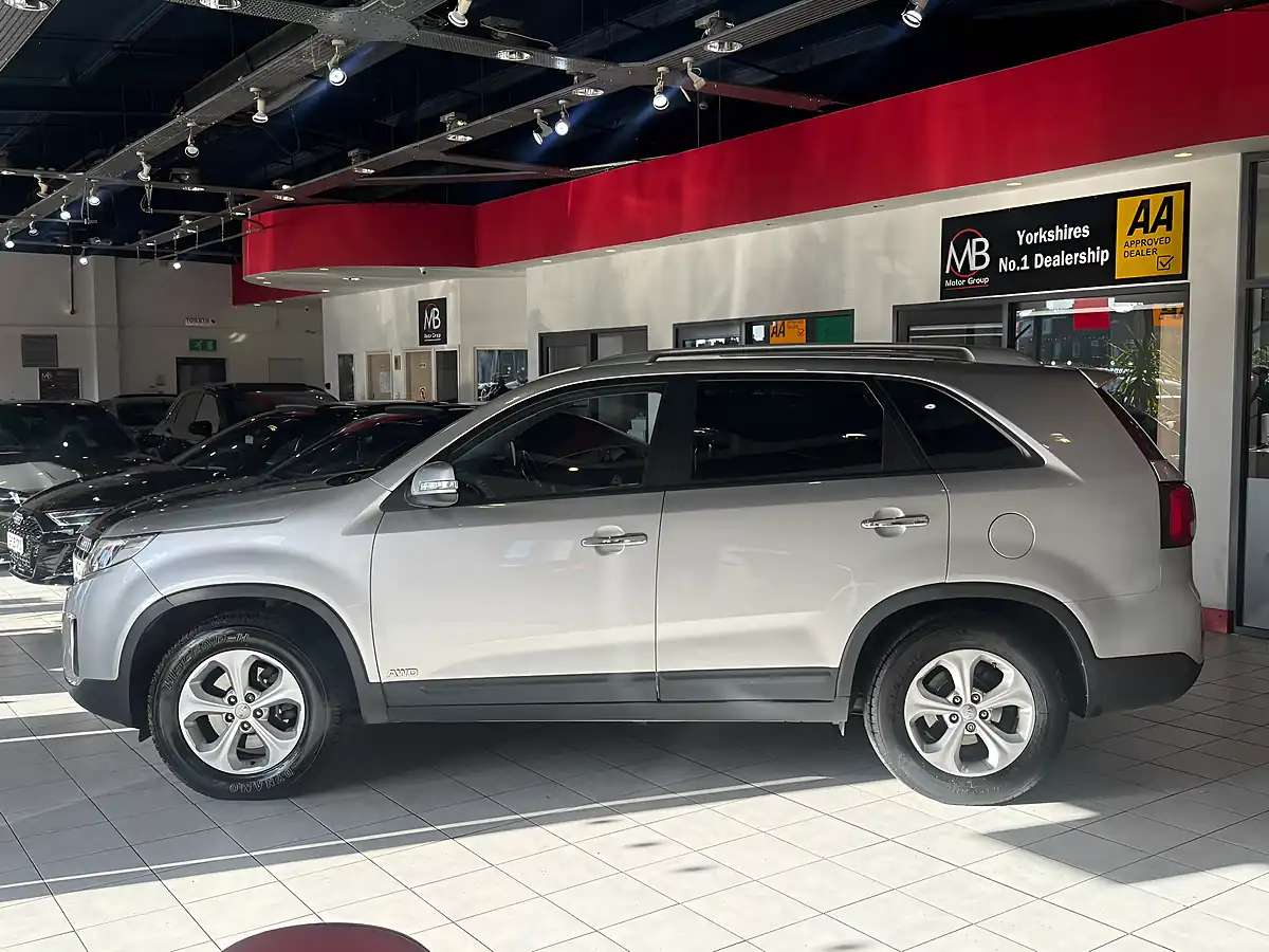 Used 2013 Kia Sorento KX-2 Silver - Interior and Exterior details 12