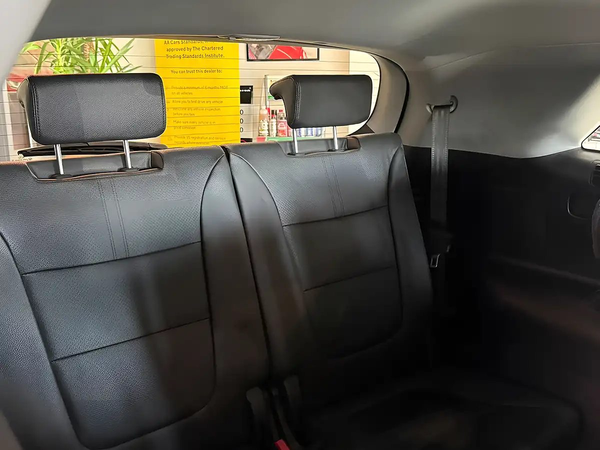 Used 2013 Kia Sorento KX-2 Silver - Interior and Exterior details 13