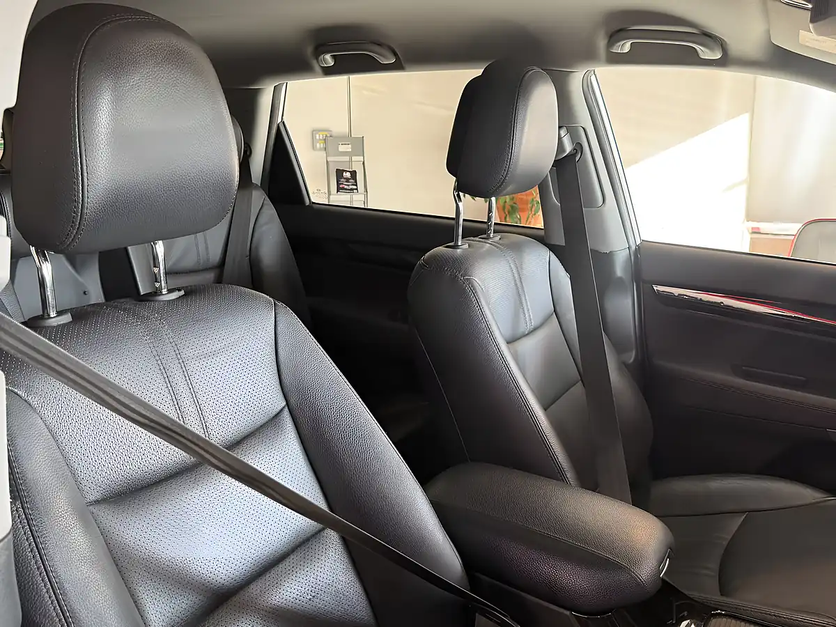 Used 2013 Kia Sorento KX-2 Silver - Interior and Exterior details 15