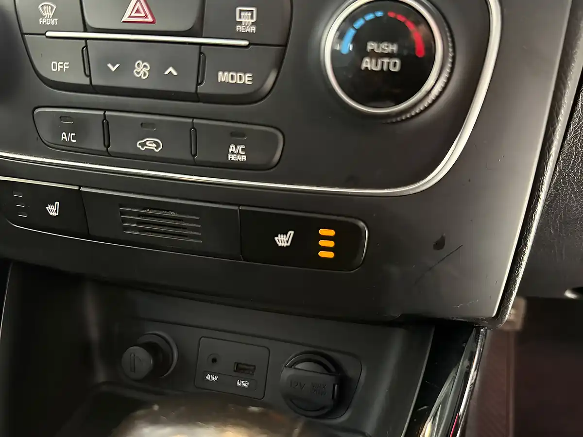 Used 2013 Kia Sorento KX-2 Silver - Interior and Exterior details 18