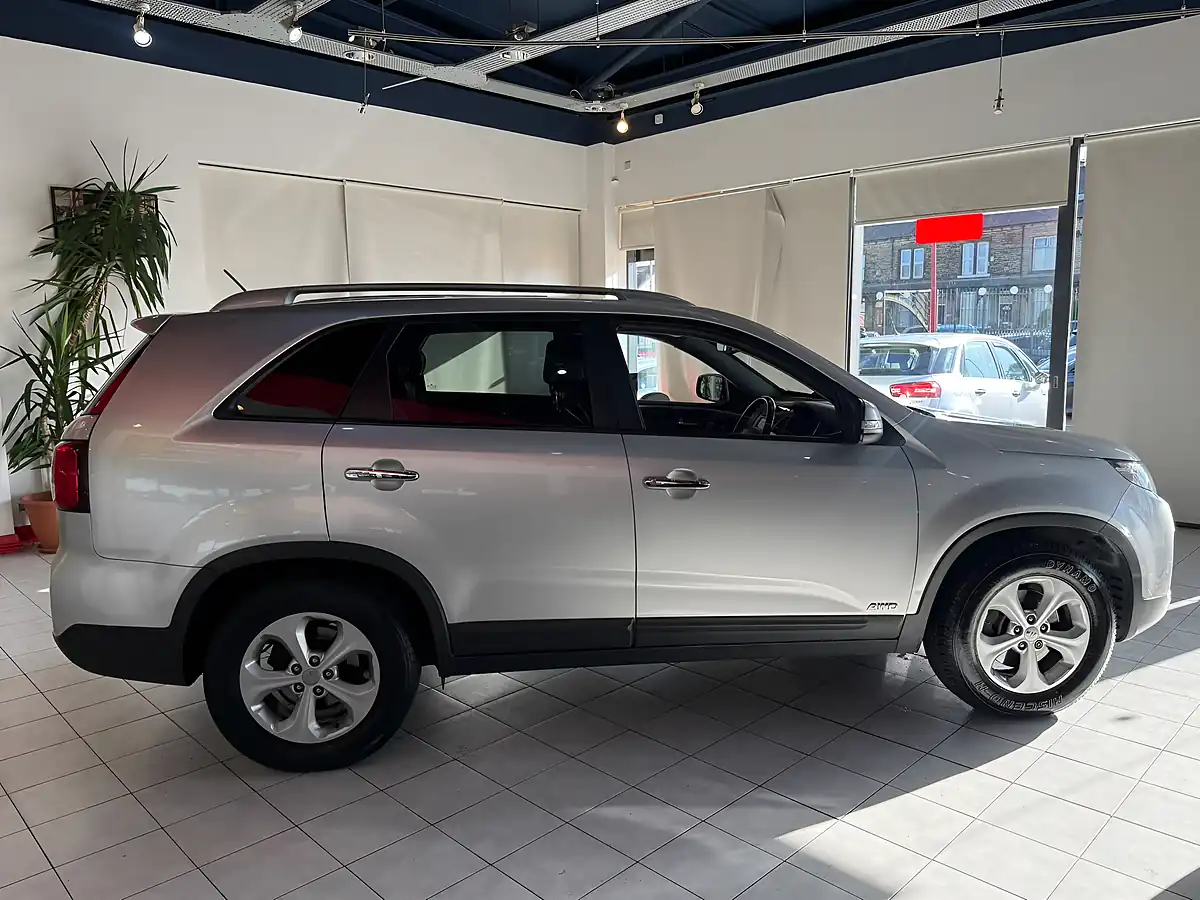 Used 2013 Kia Sorento KX-2 Silver - Interior and Exterior details 6
