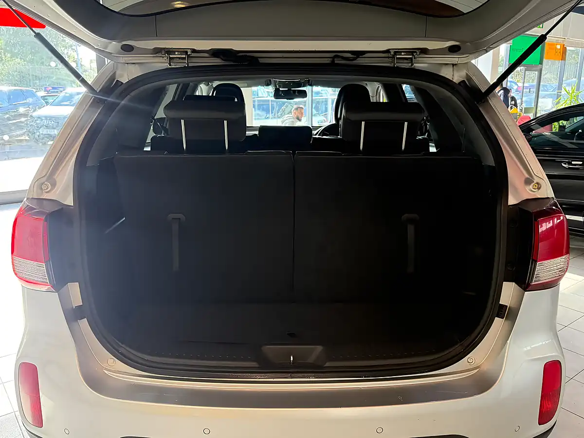 Used 2013 Kia Sorento KX-2 Silver - Interior and Exterior details 9