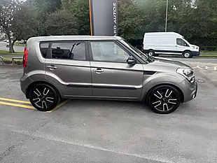 Used 2013 Kia Soul Quantum Silver - Interior and Exterior details 4