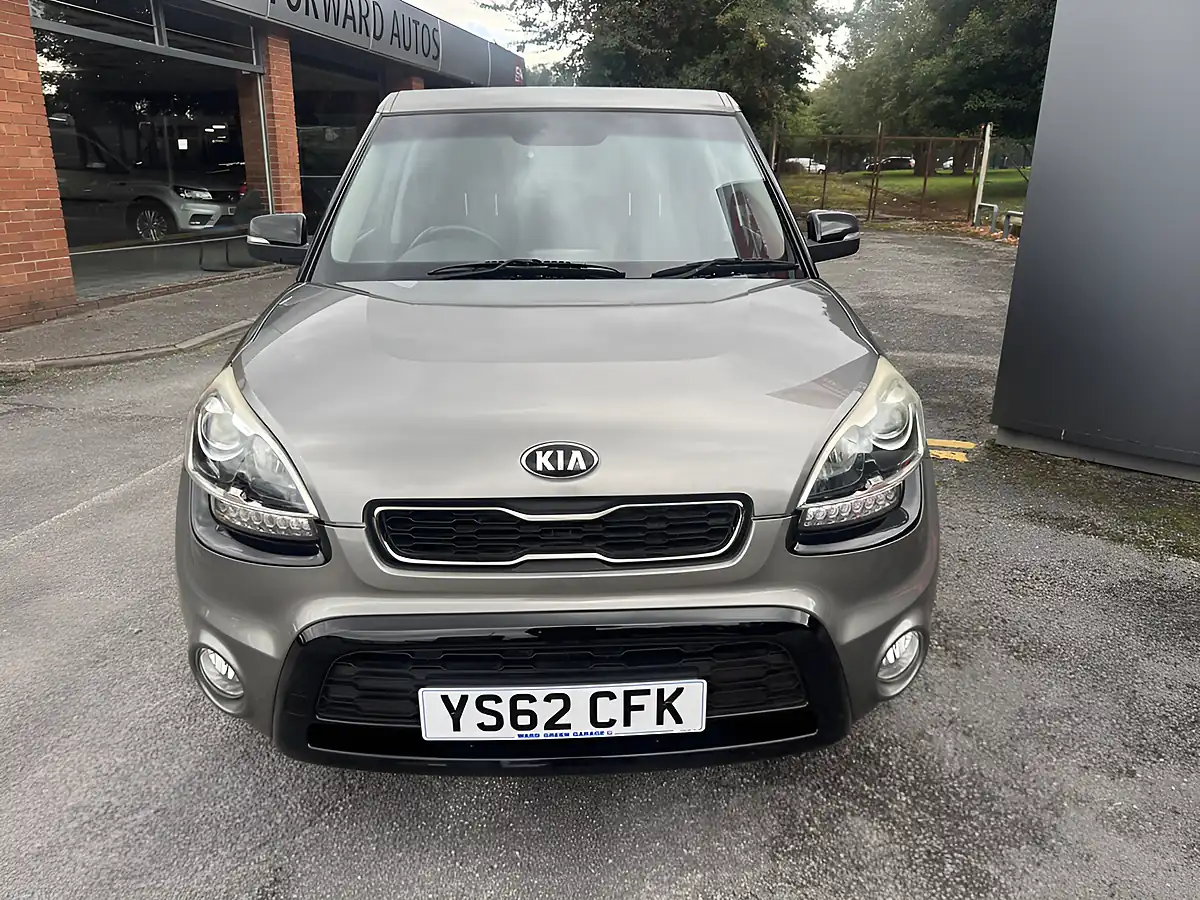 Used 2013 Kia Soul Quantum Silver - Interior and Exterior details 7