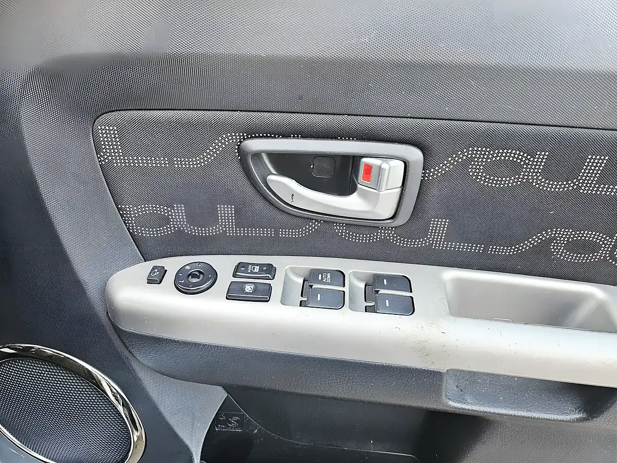 Used 2013 Kia Soul Silver - Interior and Exterior details 13