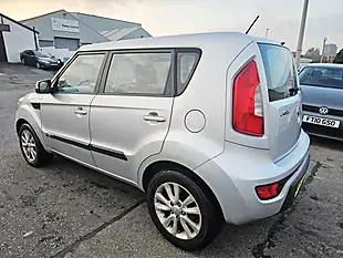 Used 2013 Kia Soul Silver - Interior and Exterior details 3