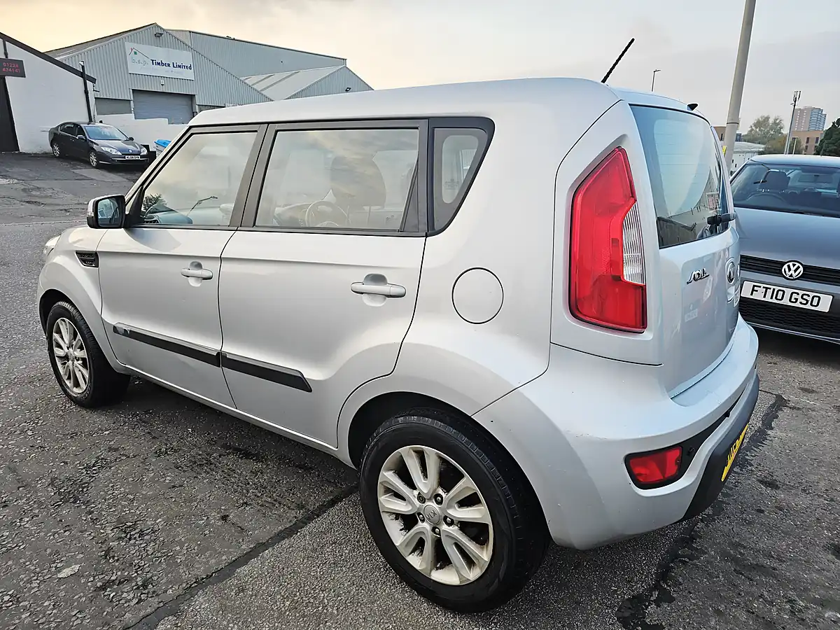 Used 2013 Kia Soul Silver - Interior and Exterior details 3