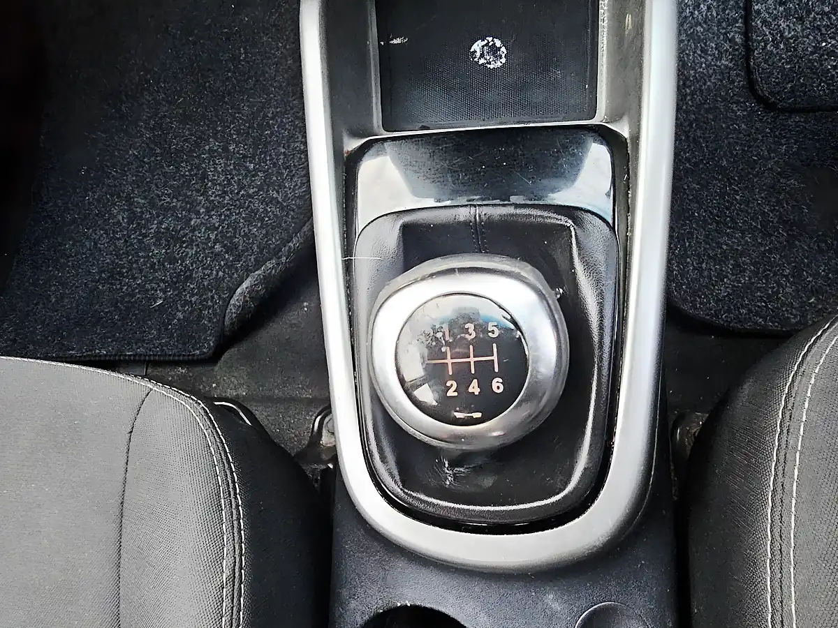 Used 2013 Kia Soul Silver - Interior and Exterior details 9